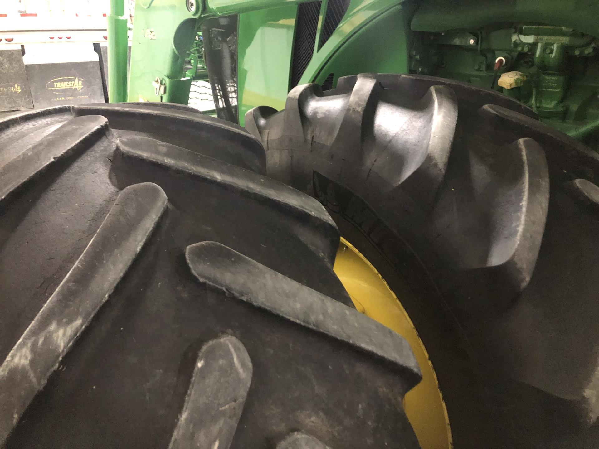 2016 John Deere 8320R Image