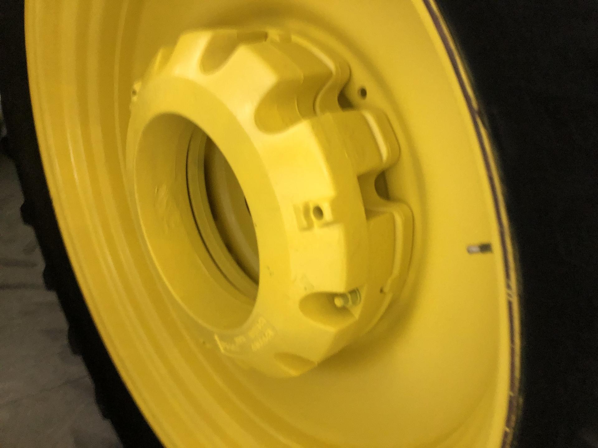 2016 John Deere 8320R Image