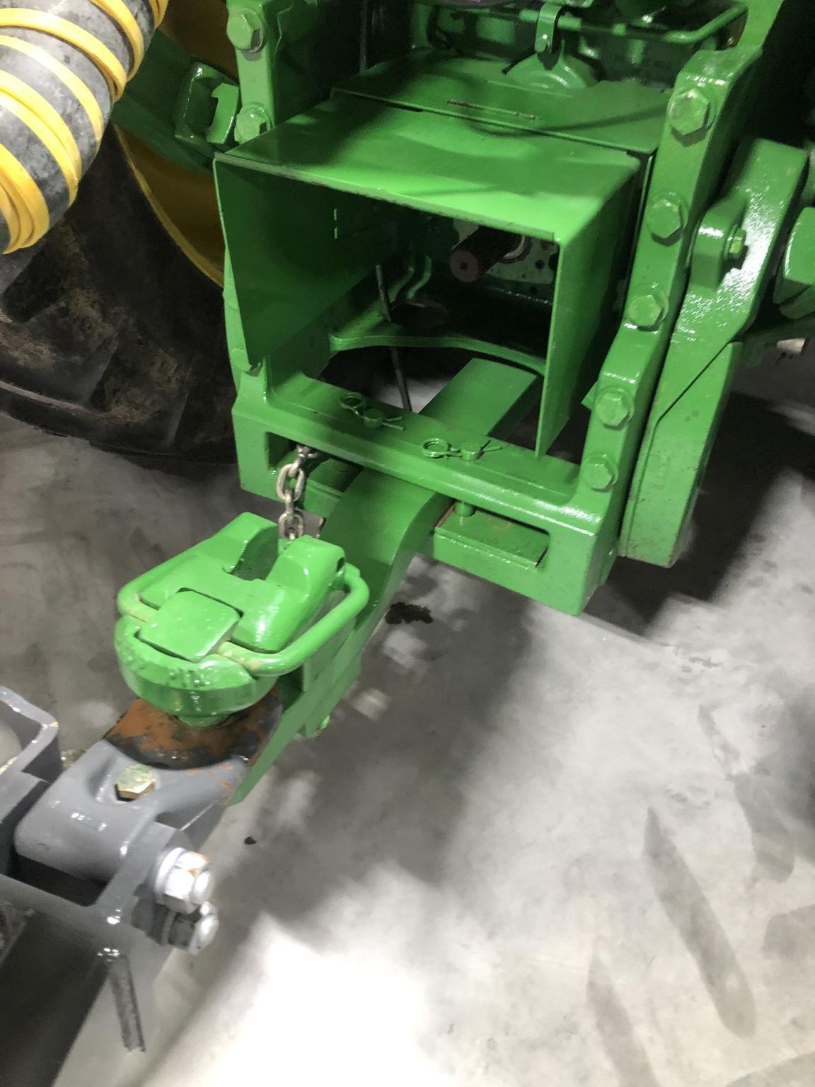 2016 John Deere 8320R Image