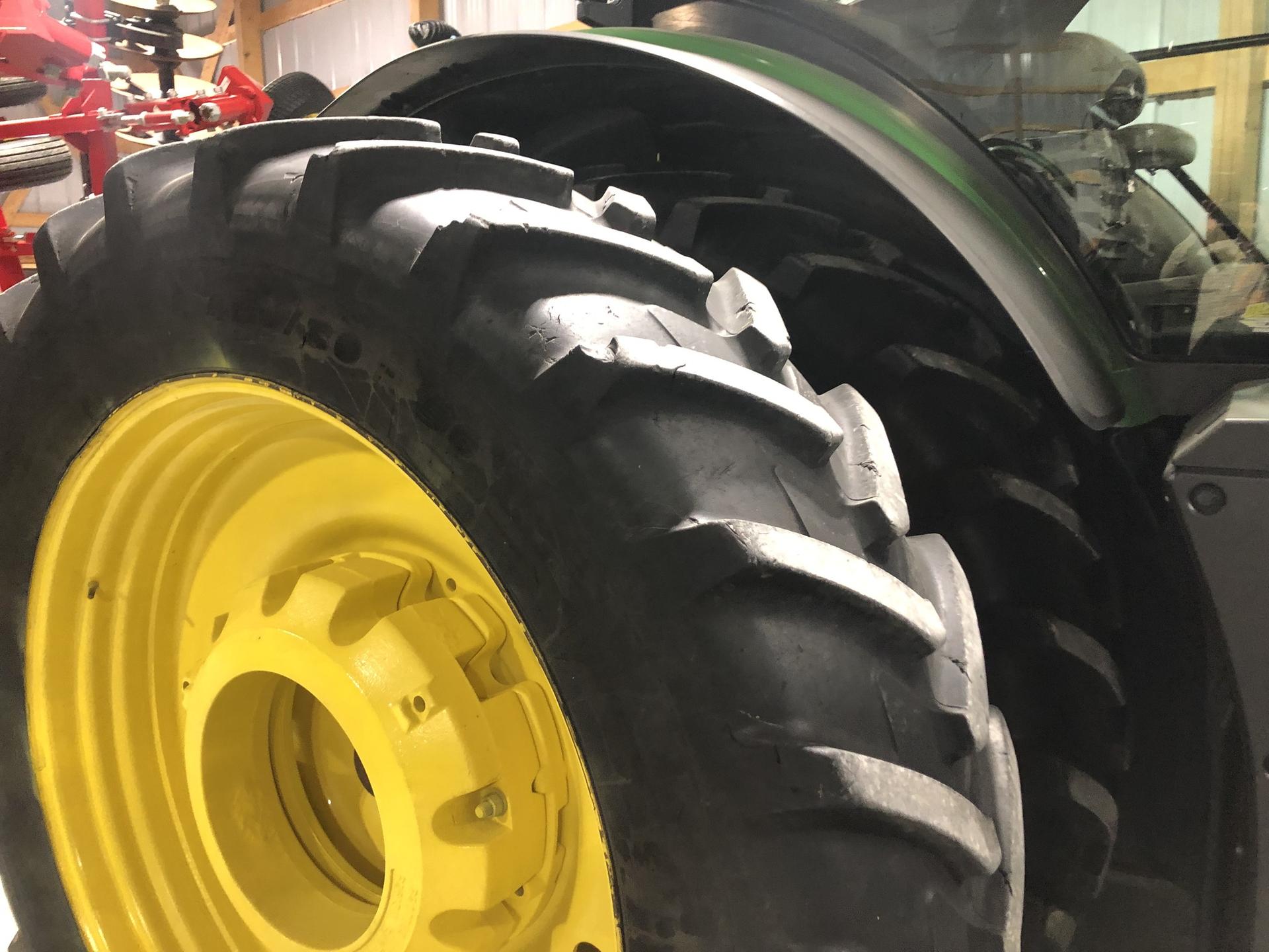 2016 John Deere 8320R Image