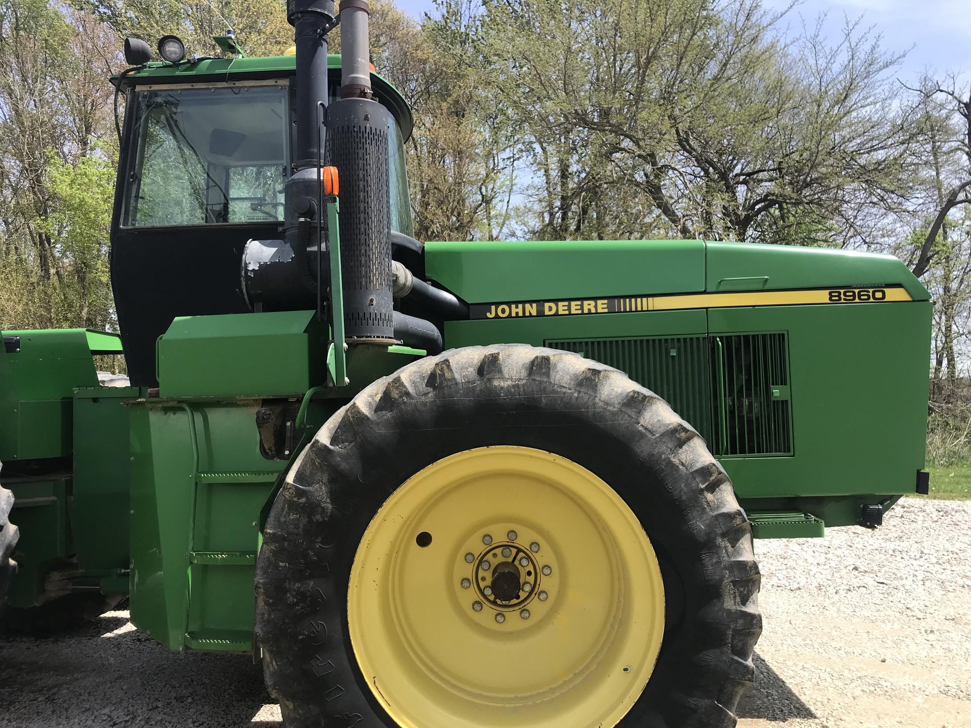 1992 John Deere 8960 Image