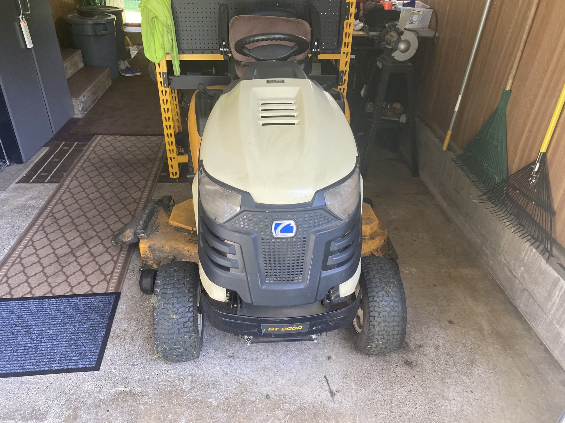 Cub Cadet GT2000 Image