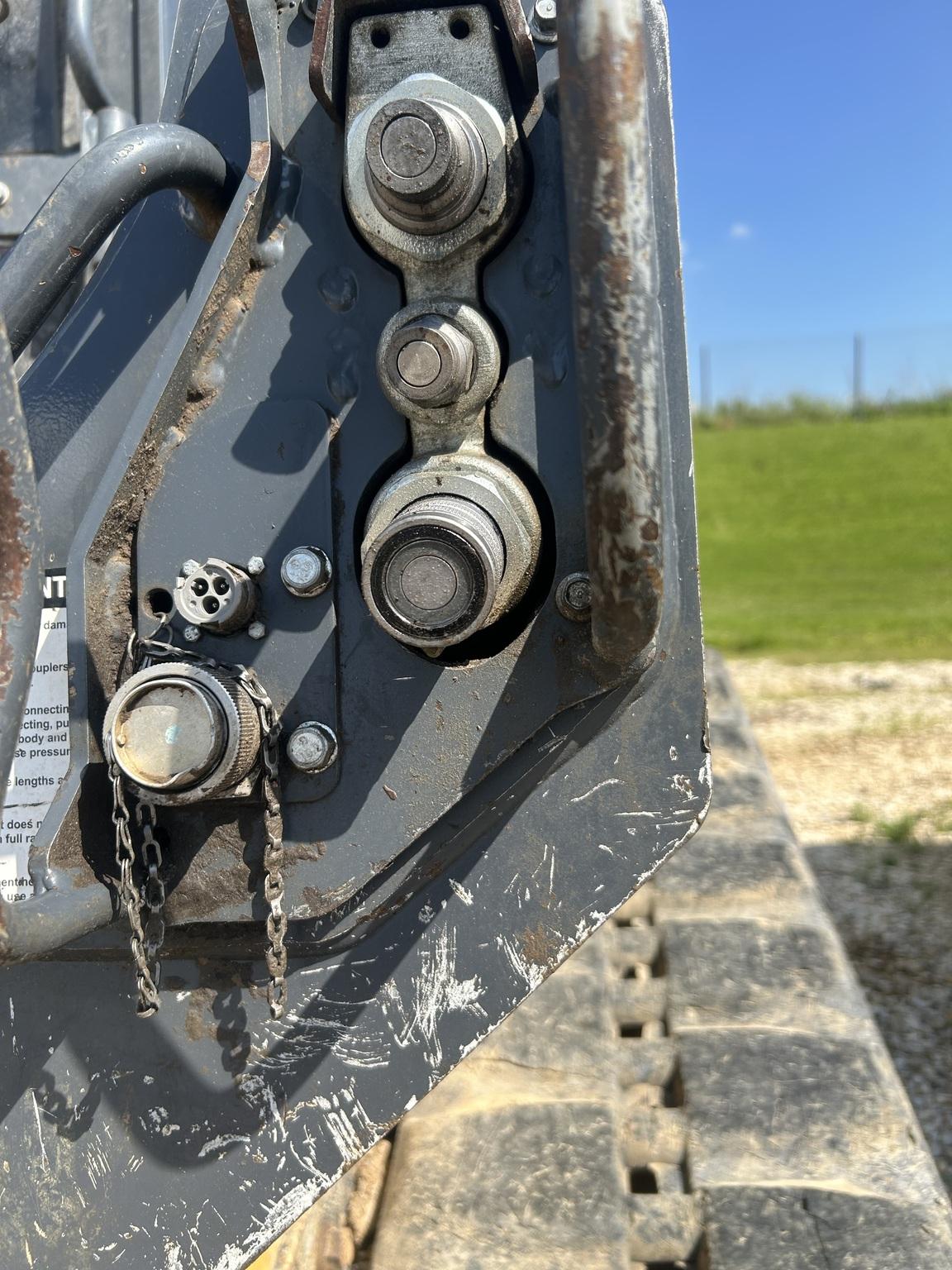 2022 John Deere 333G Image