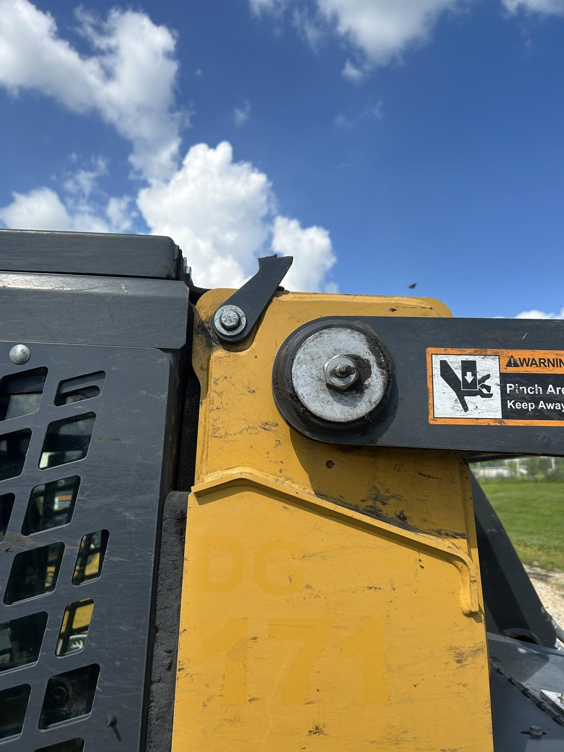2022 John Deere 333G Image