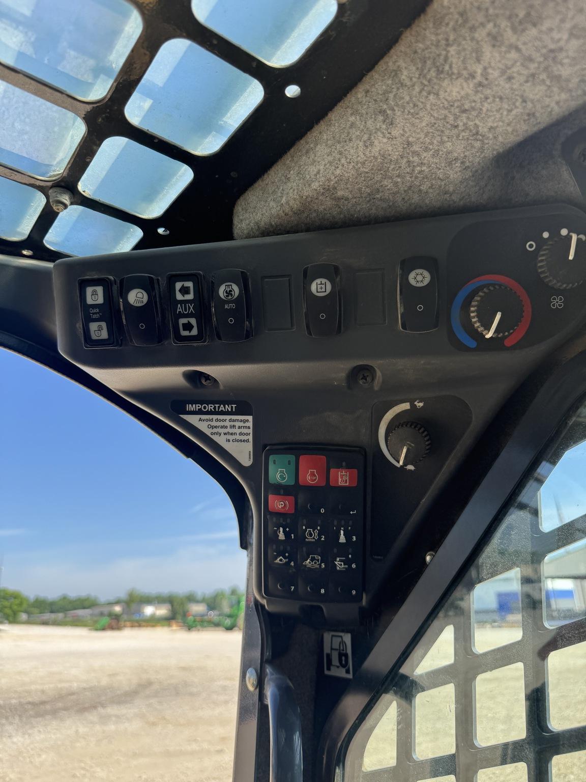 2022 John Deere 333G Image