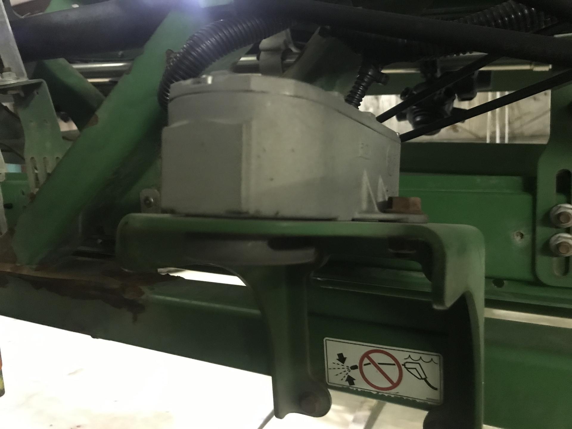 2017 John Deere R4038 Image