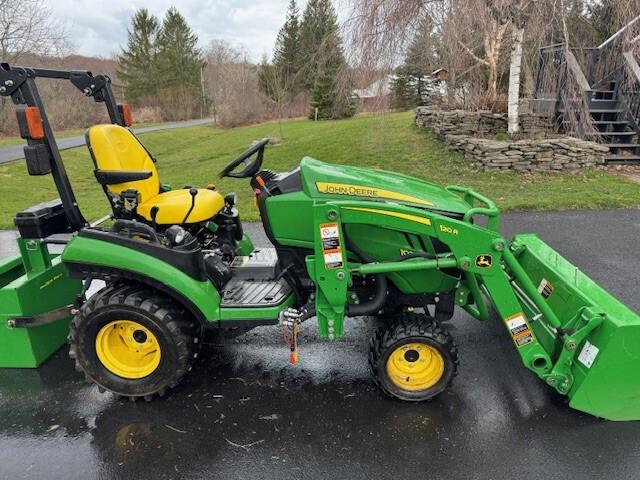 2018 John Deere 1025R Image