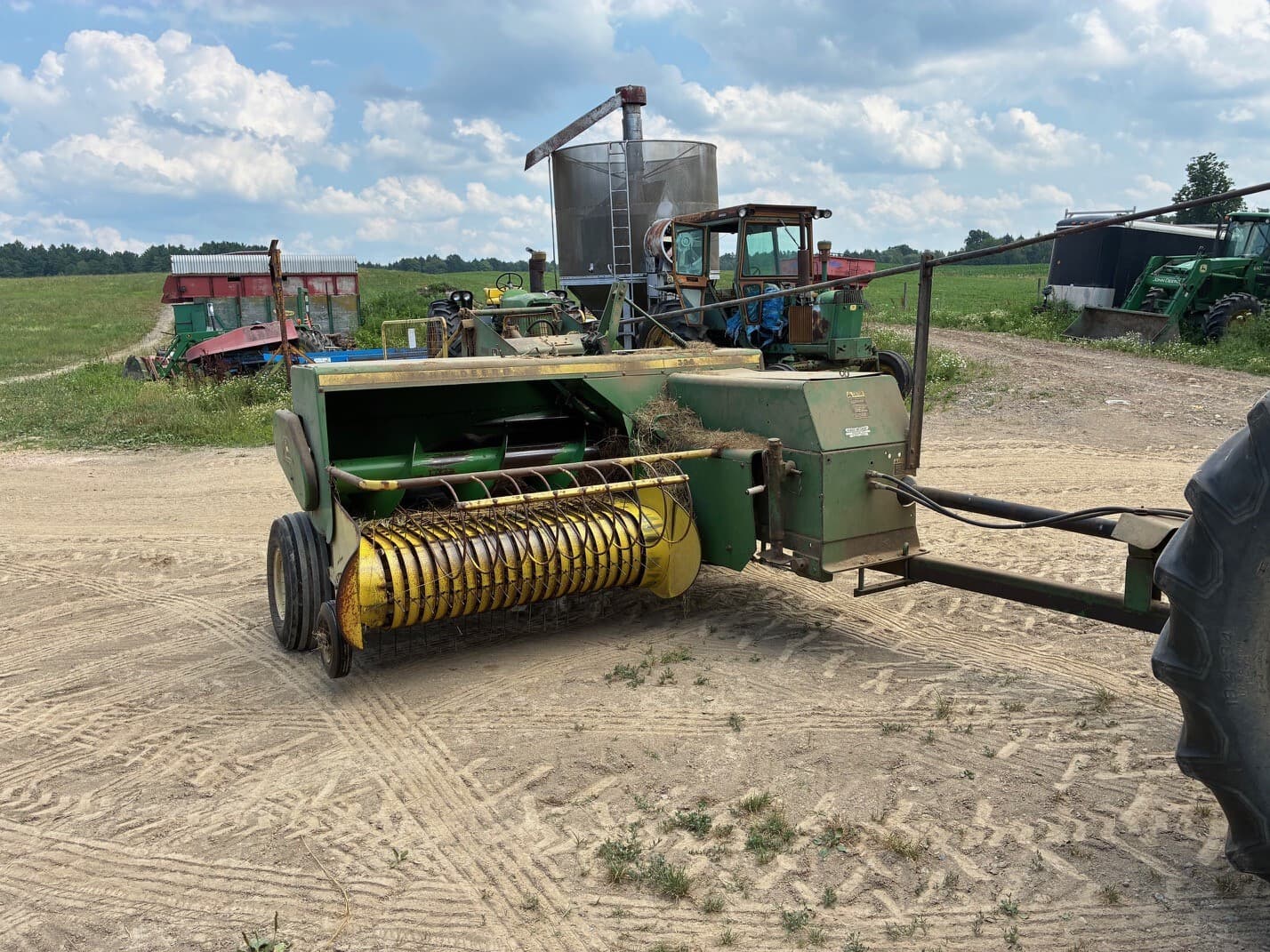 1980 John Deere 336 Image