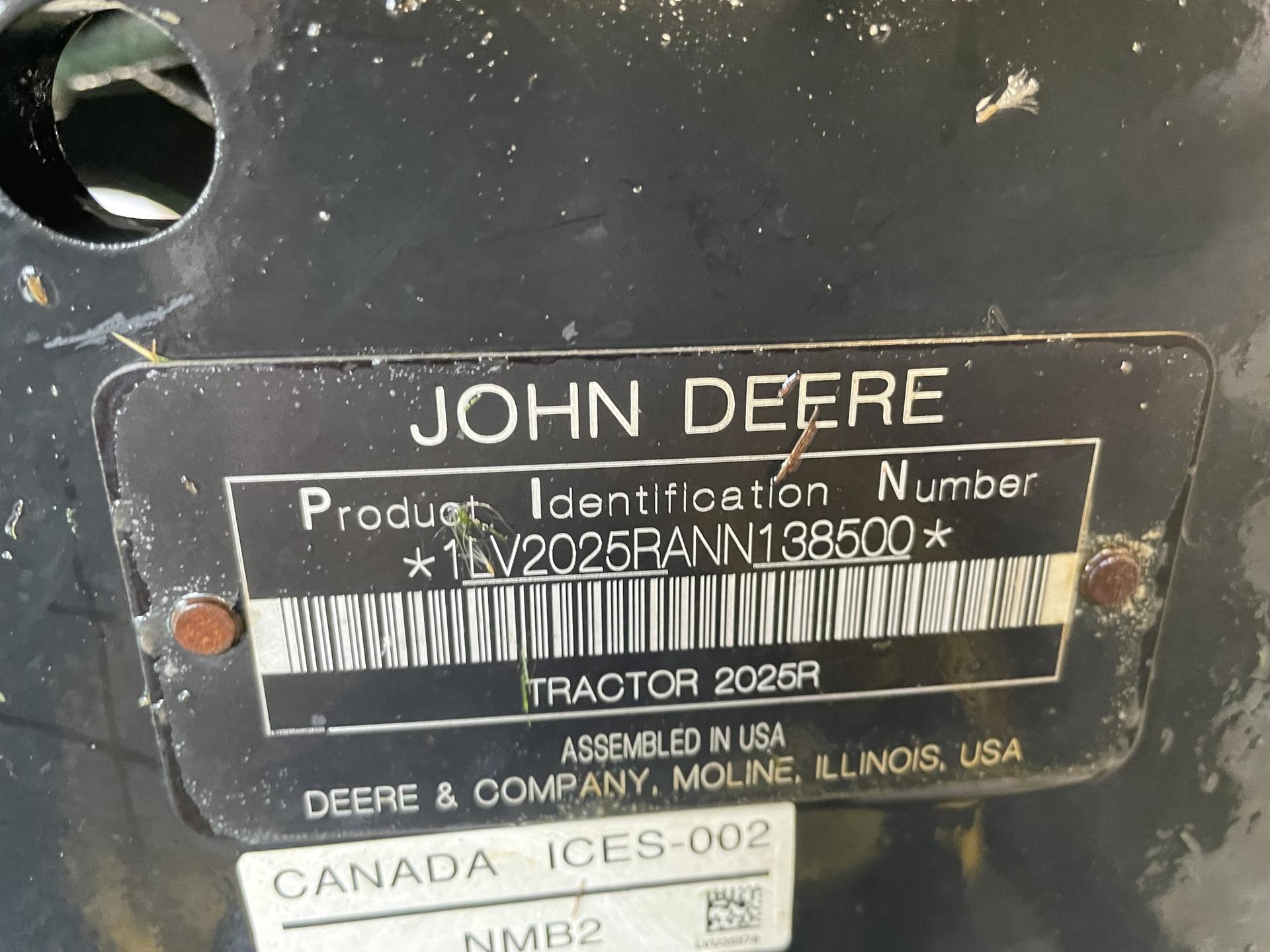 2022 John Deere 2025R Image