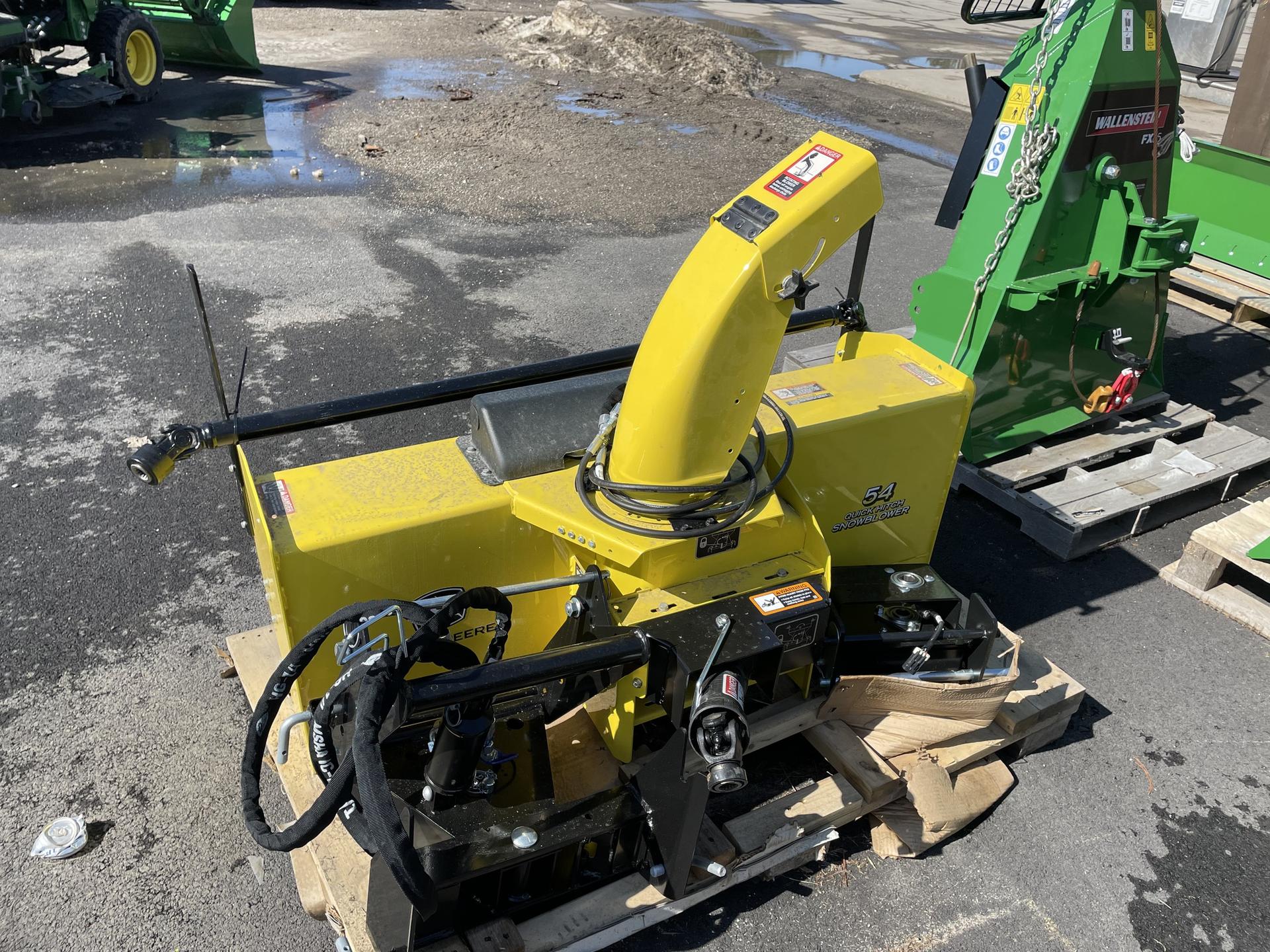 2022 John Deere 2025R Image