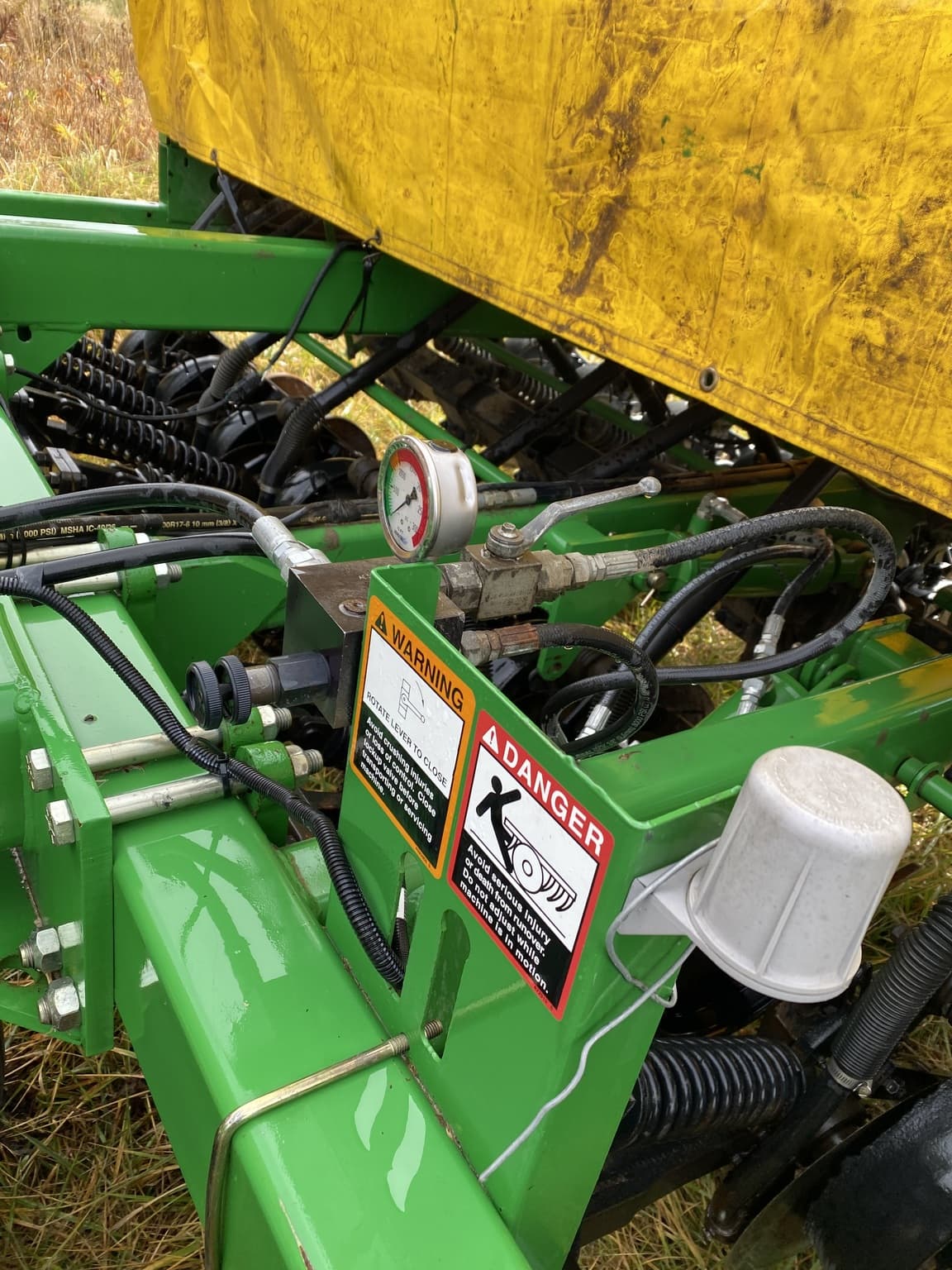 2004 John Deere 1590 Image