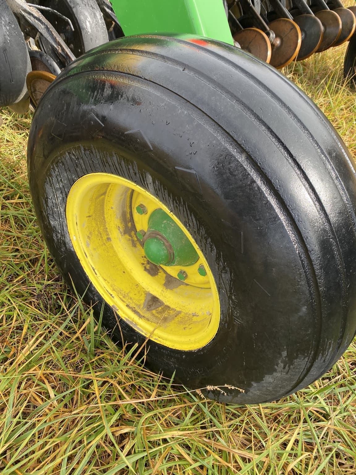 2004 John Deere 1590 Image