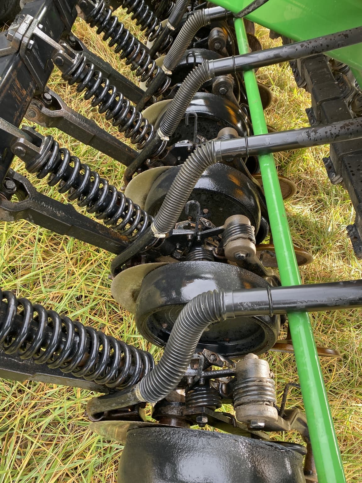 2004 John Deere 1590 Image