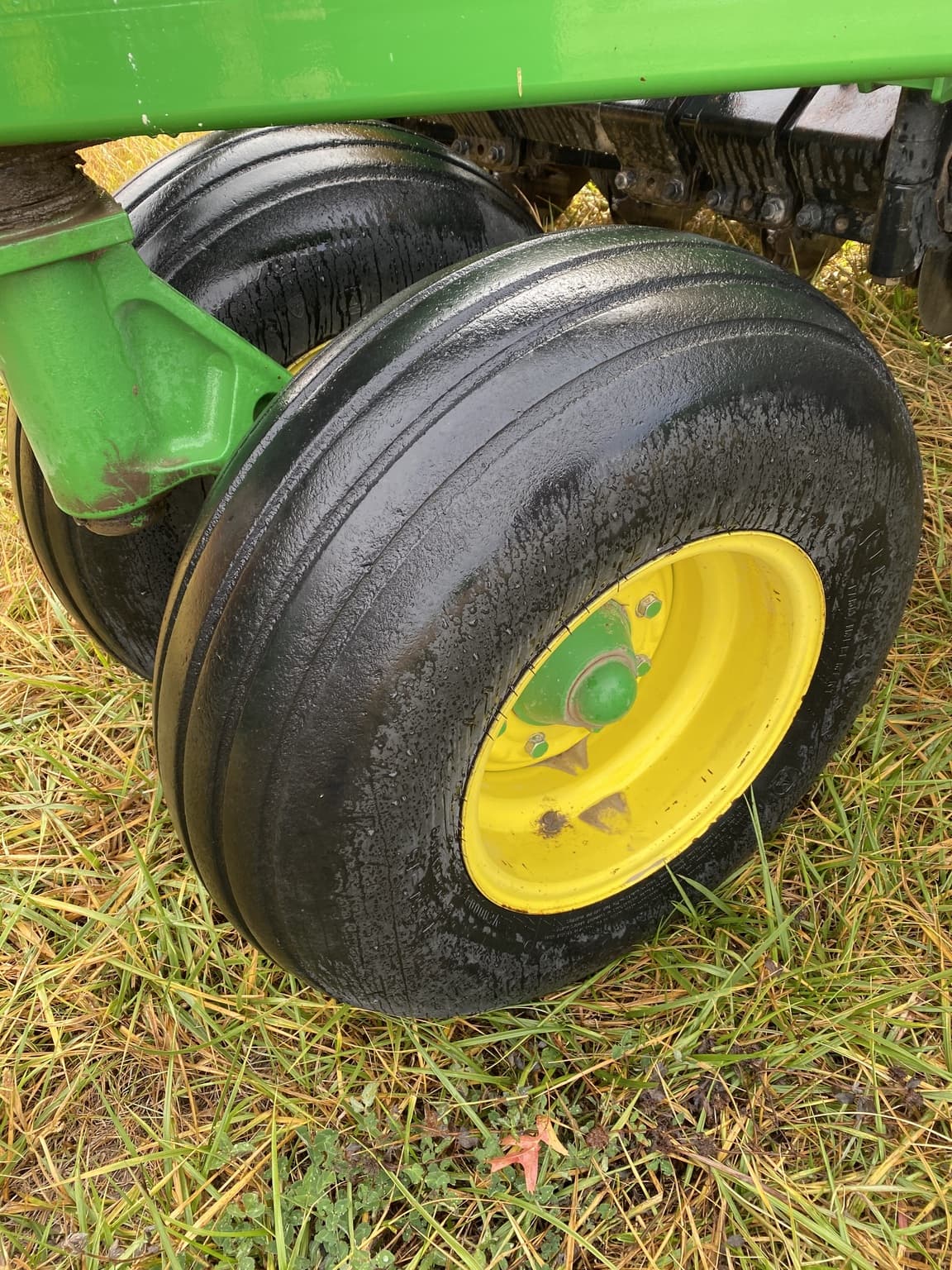 2004 John Deere 1590 Image