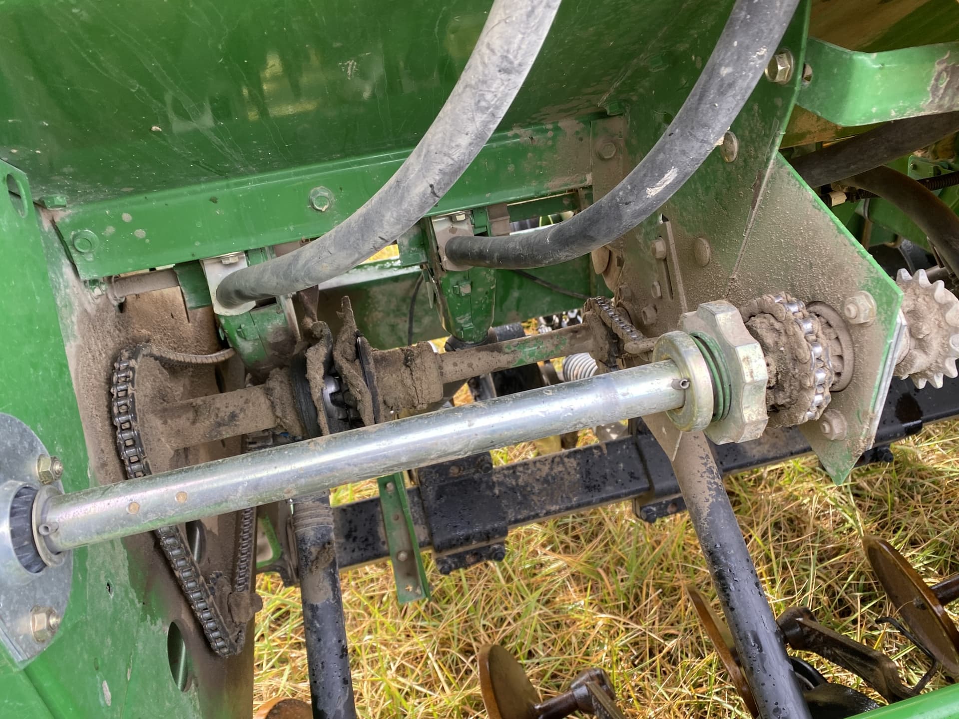 2004 John Deere 1590 Image