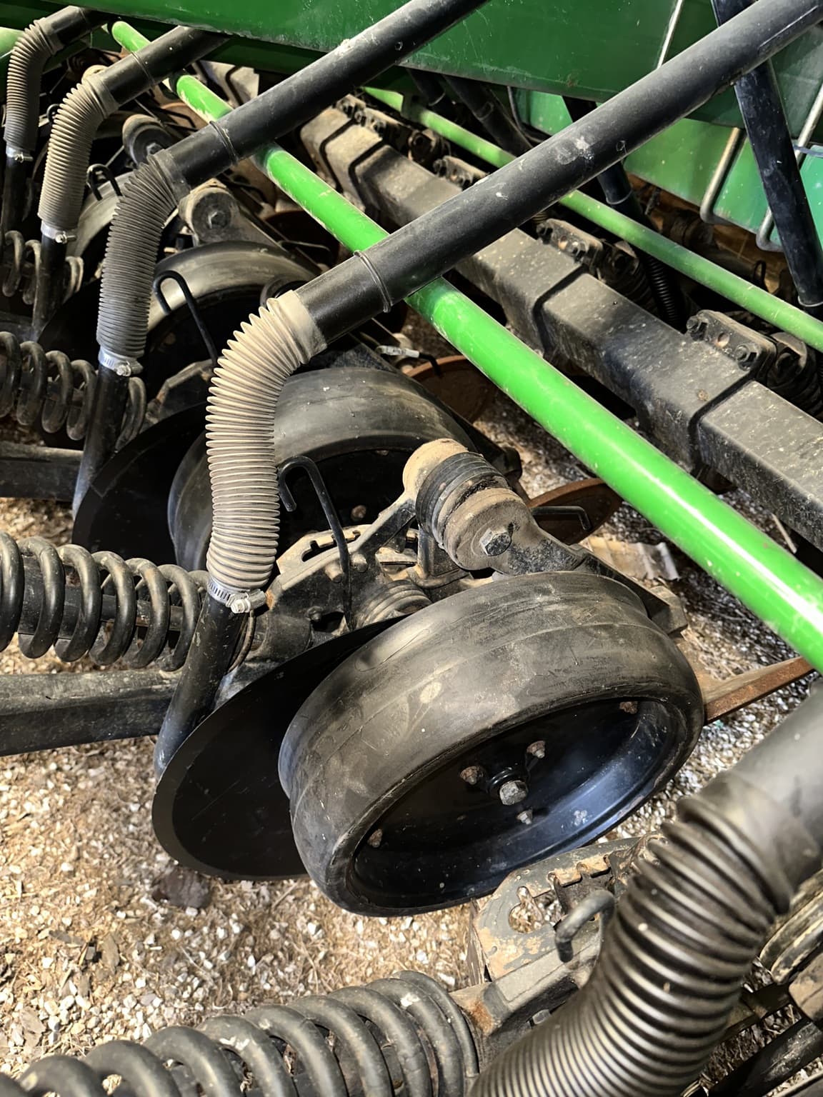 2004 John Deere 1590 Image