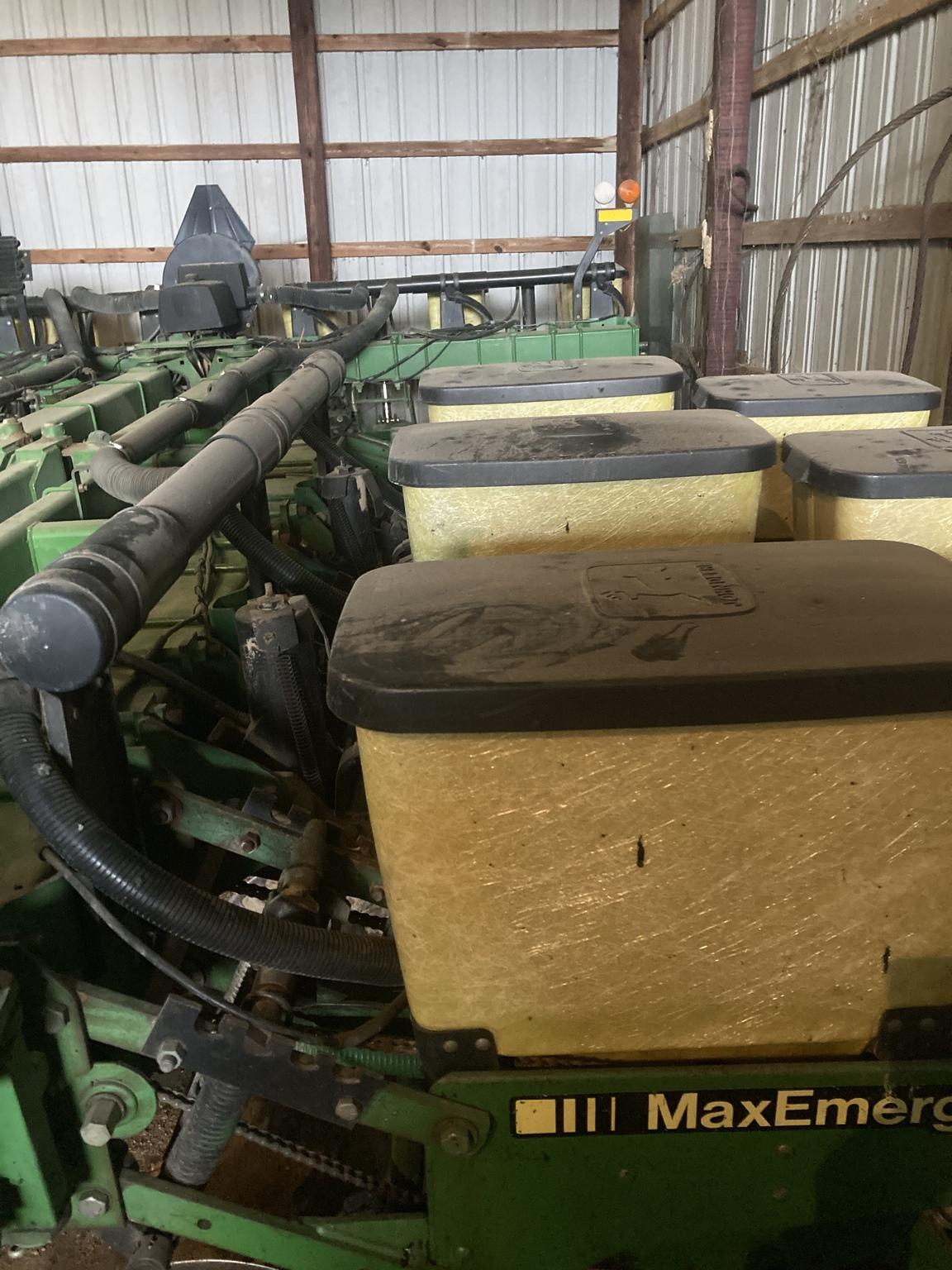 1986 John Deere 7200 Image