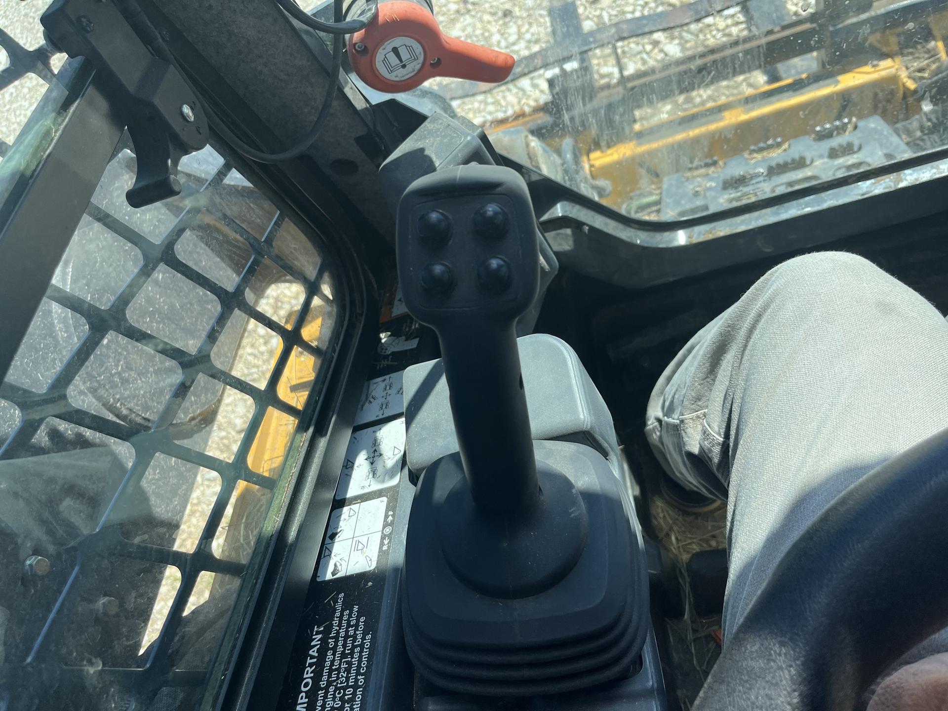 2023 John Deere 333G Image
