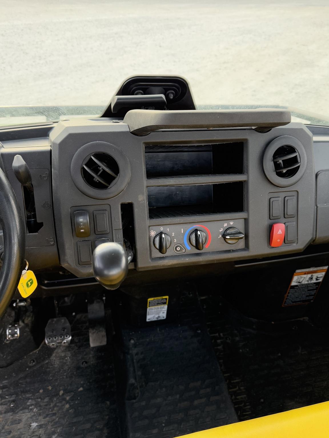 2020 John Deere XUV 835M Image