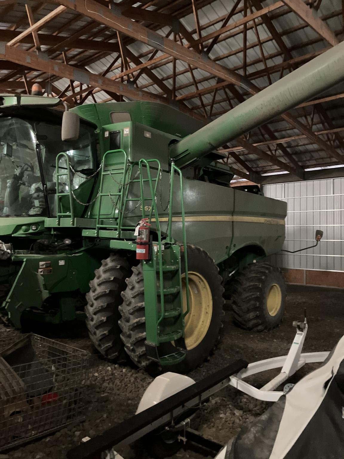 2013 John Deere S670 Image