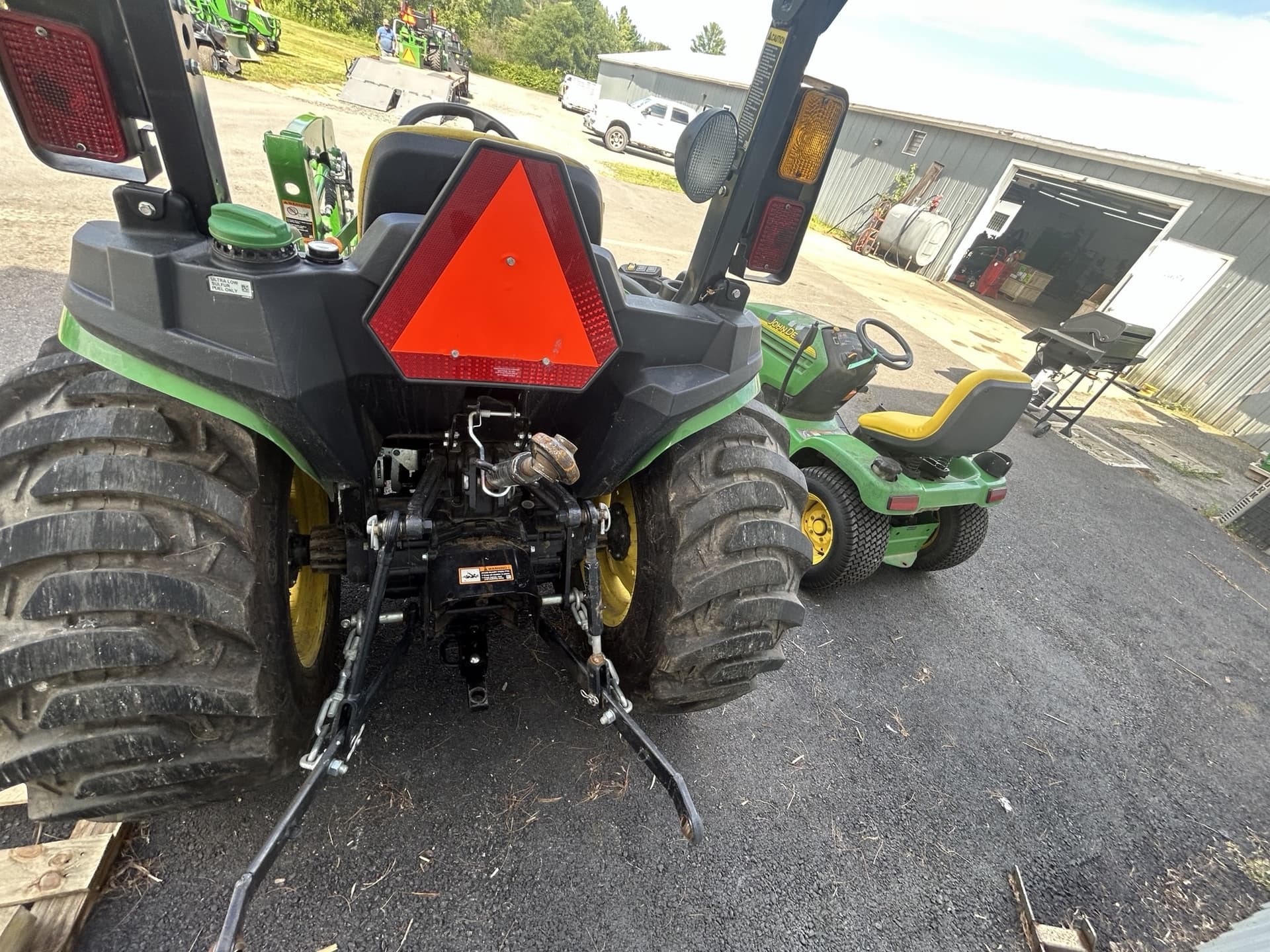 2022 John Deere 3025E Image