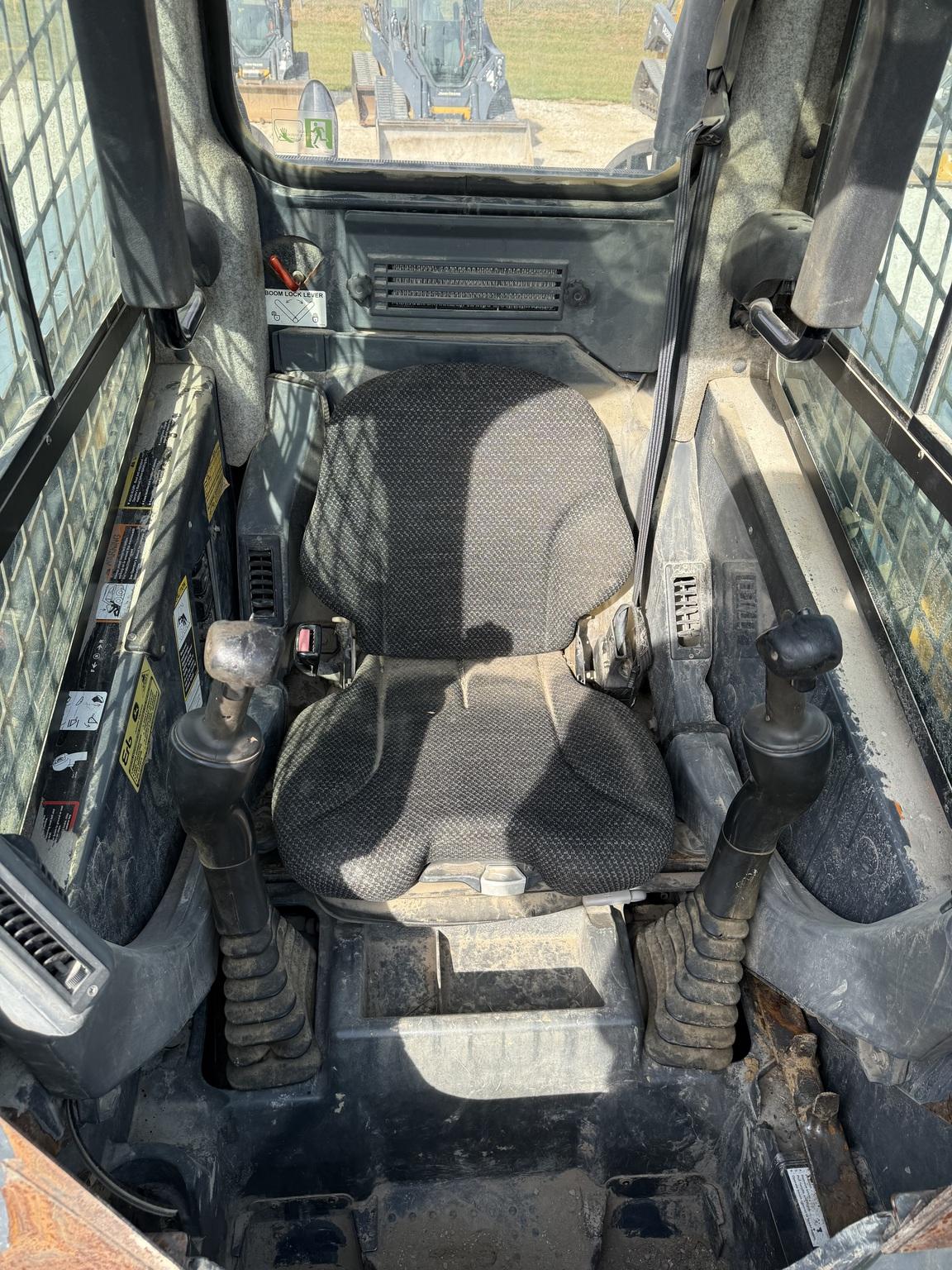 2010 John Deere 329D Image