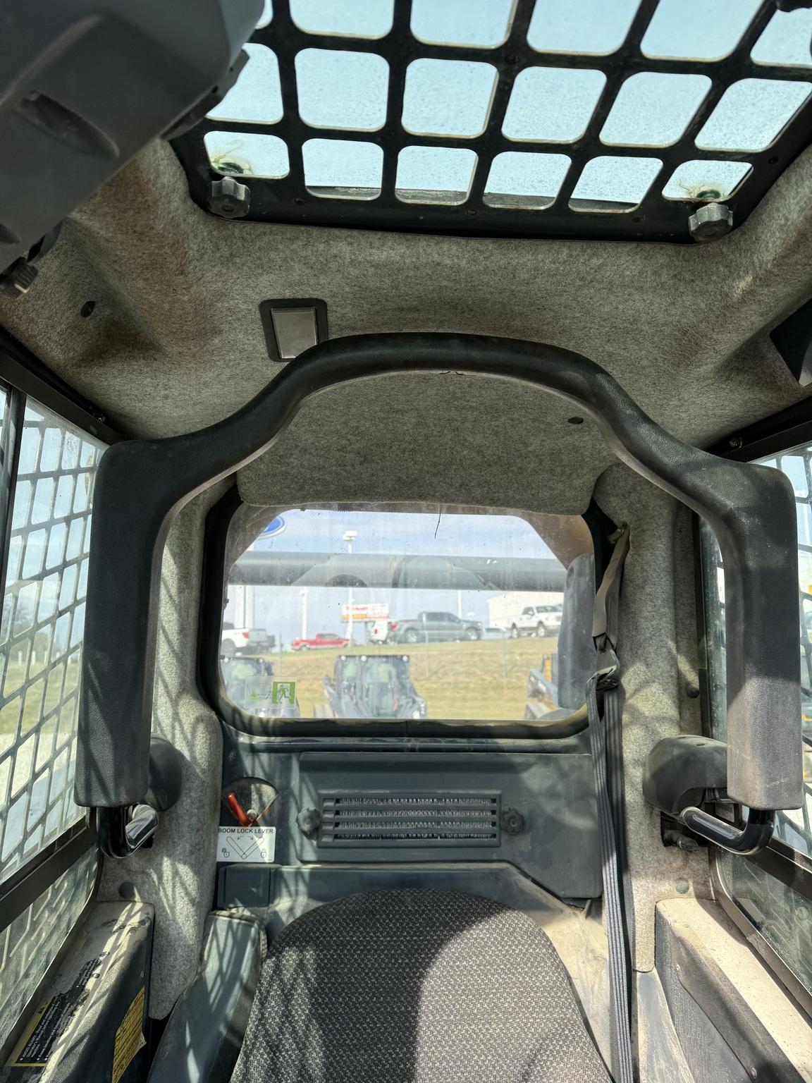 2010 John Deere 329D Image