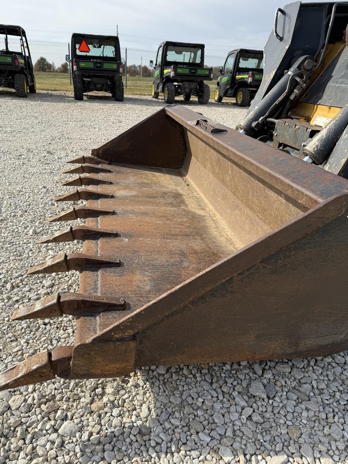 2010 John Deere 329D Image