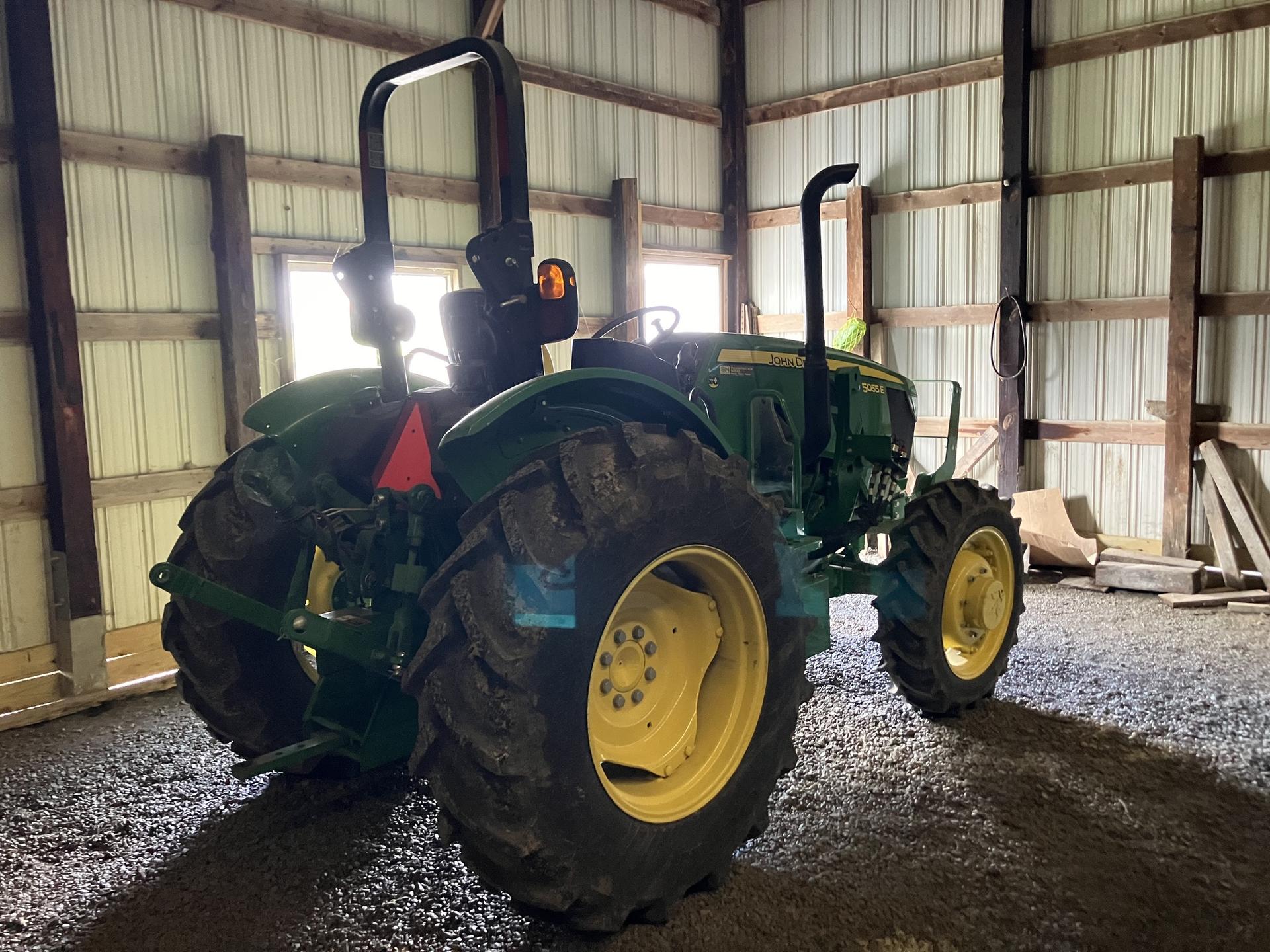 2022 John Deere 5055E Image