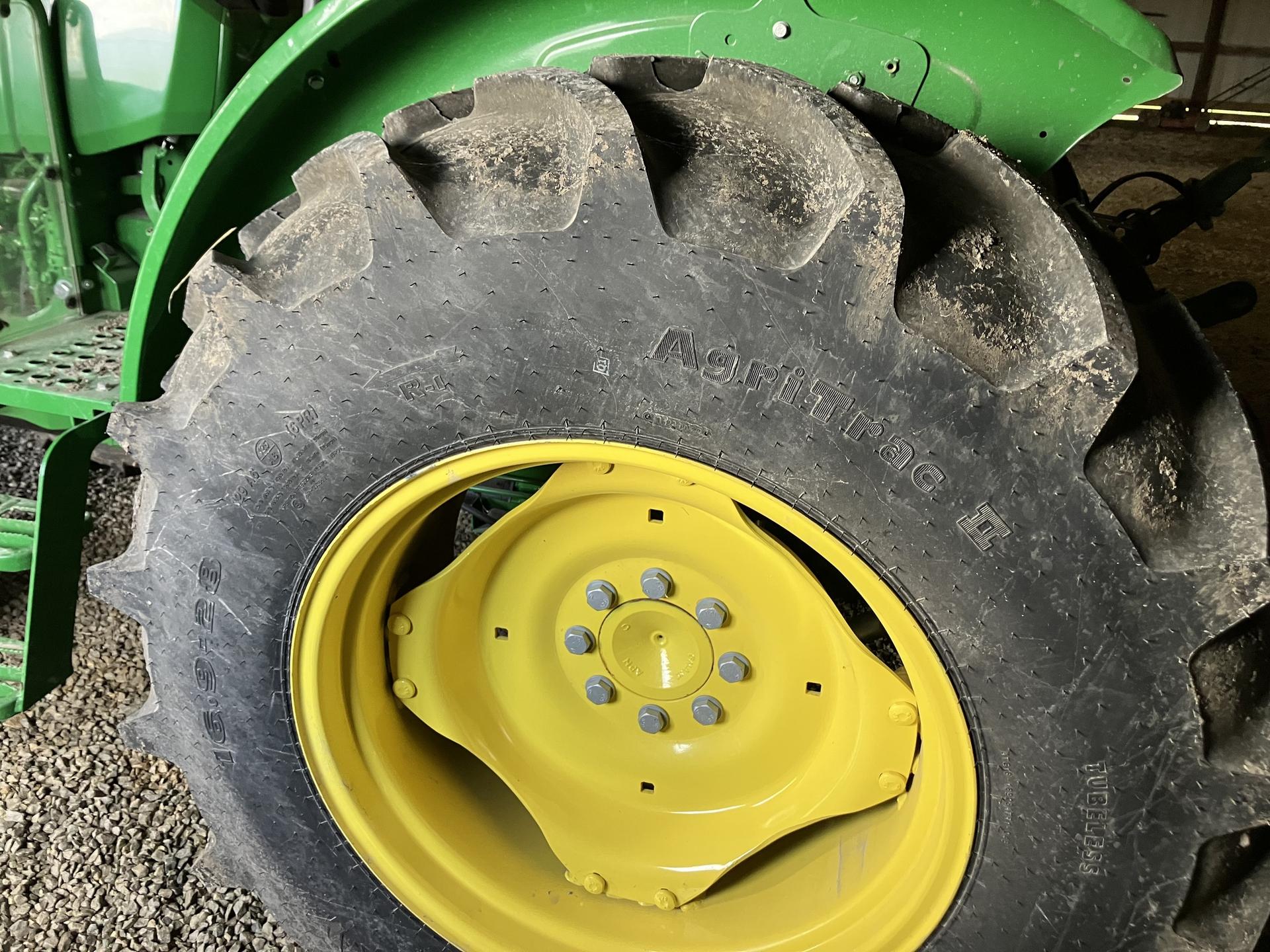 2022 John Deere 5055E Image