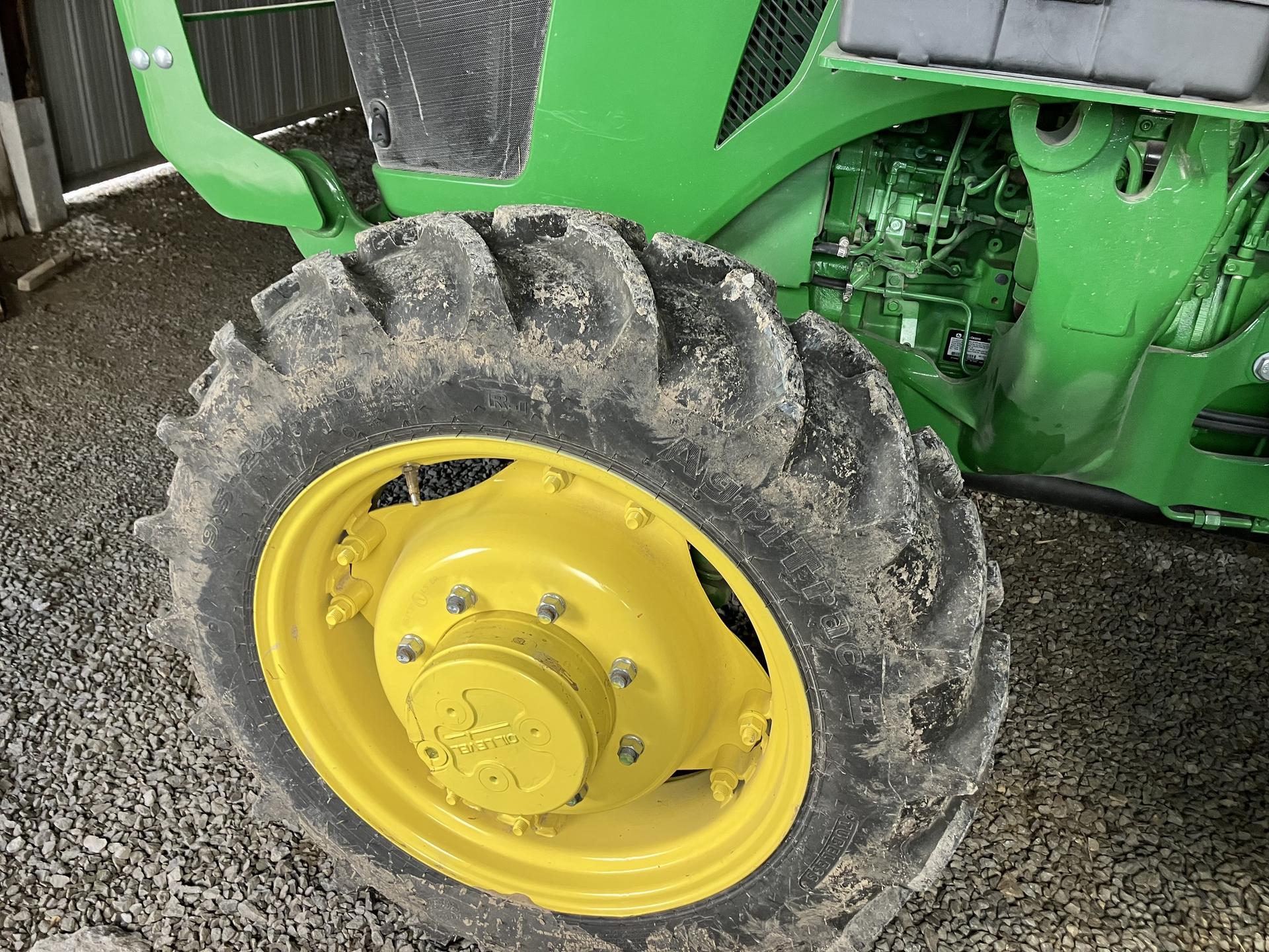 2022 John Deere 5055E Image