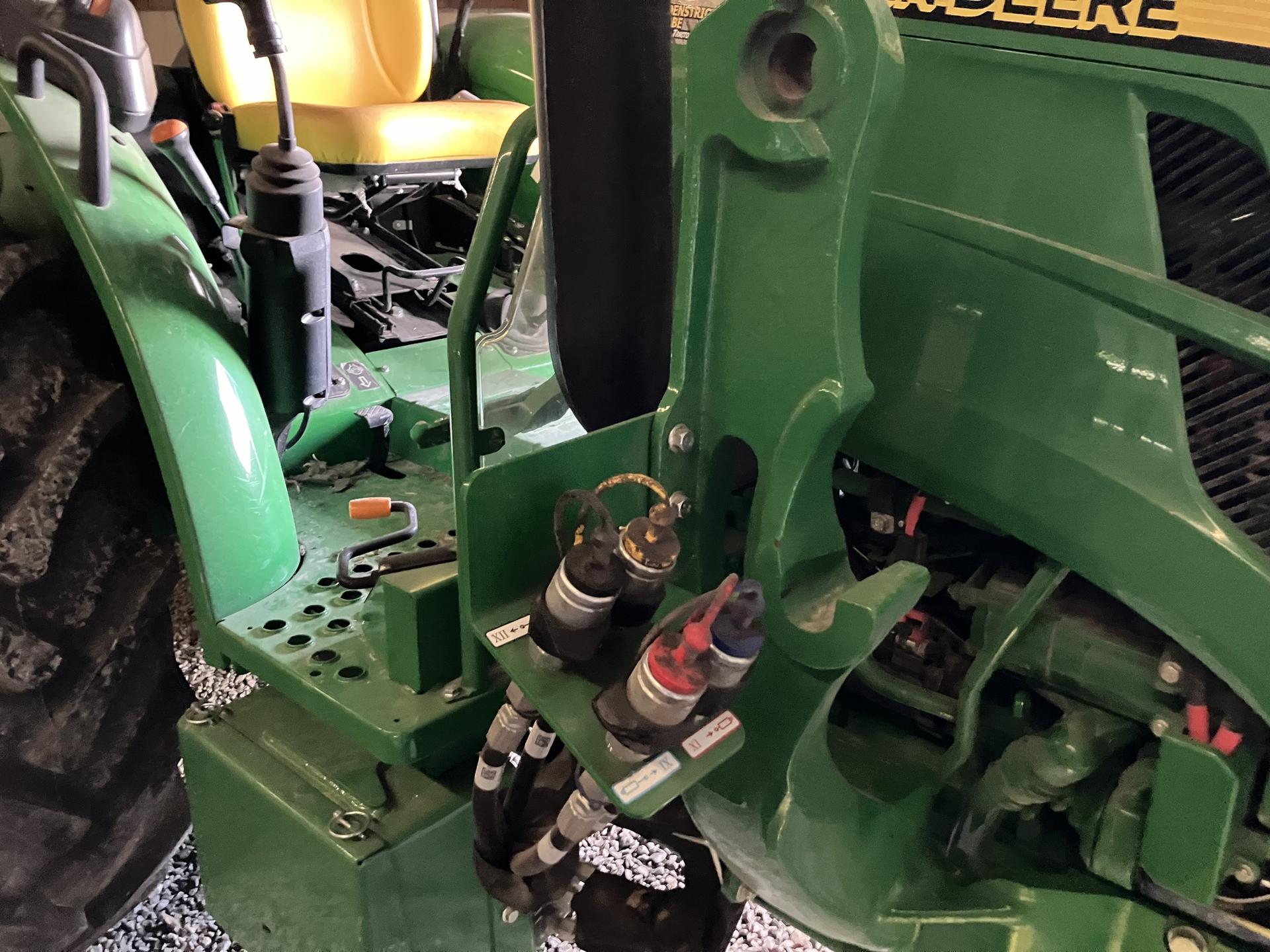 2022 John Deere 5055E Image