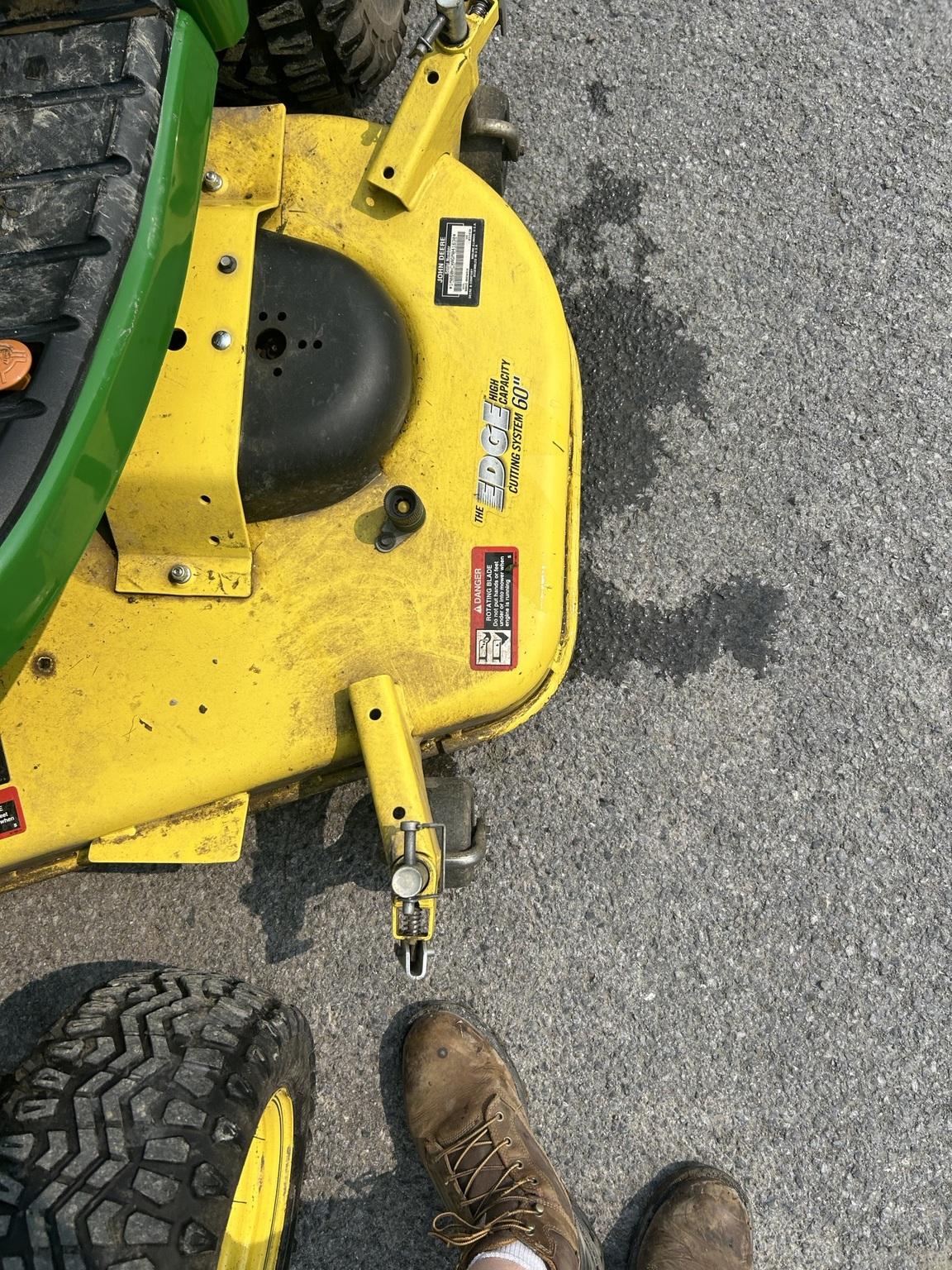 2016 John Deere X738 Image