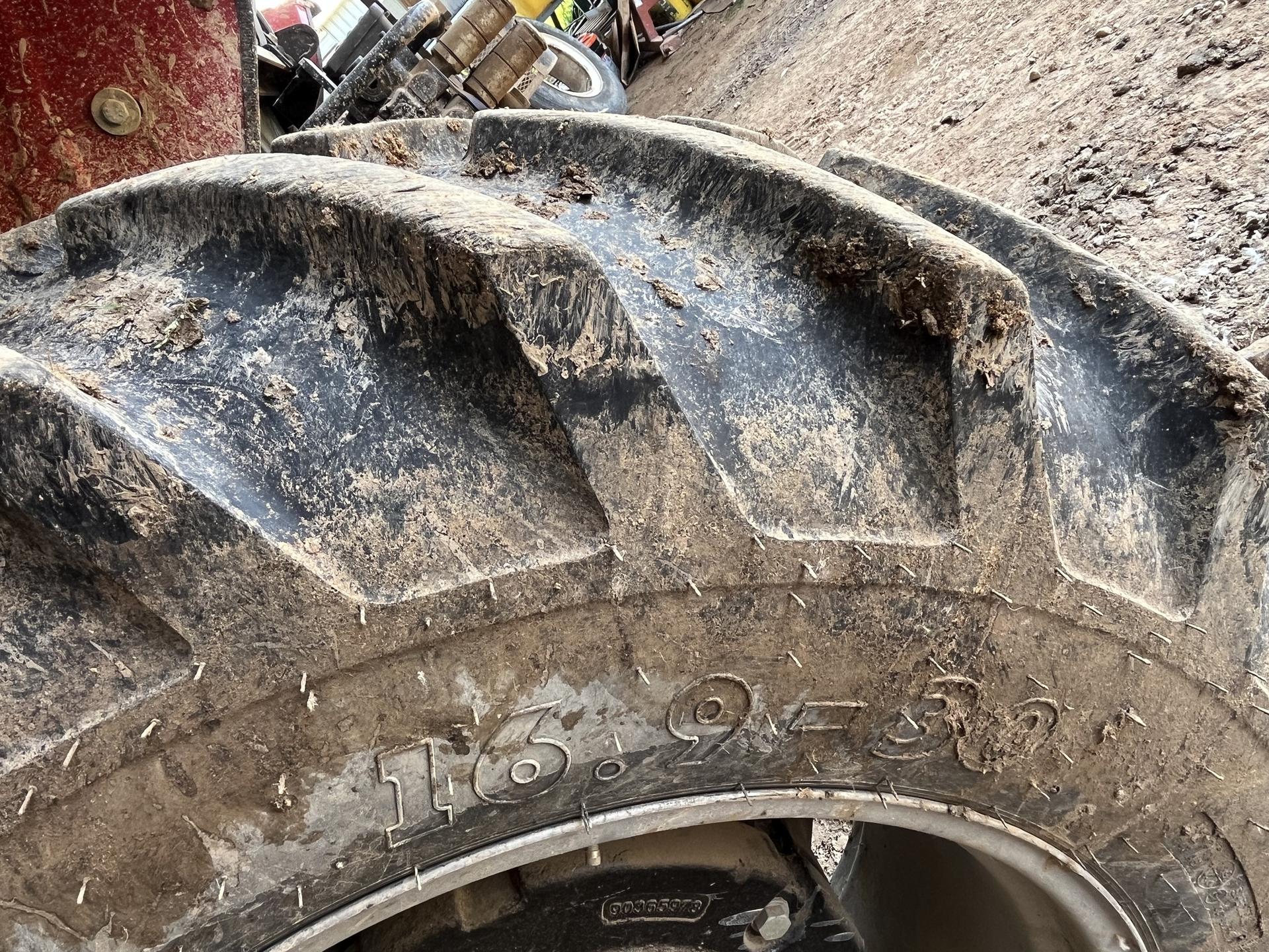 2021 Case IH Farmall 105A Image