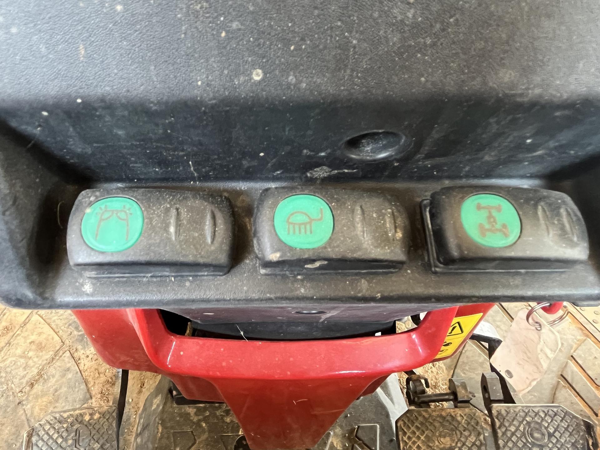 2021 Case IH Farmall 105A Image