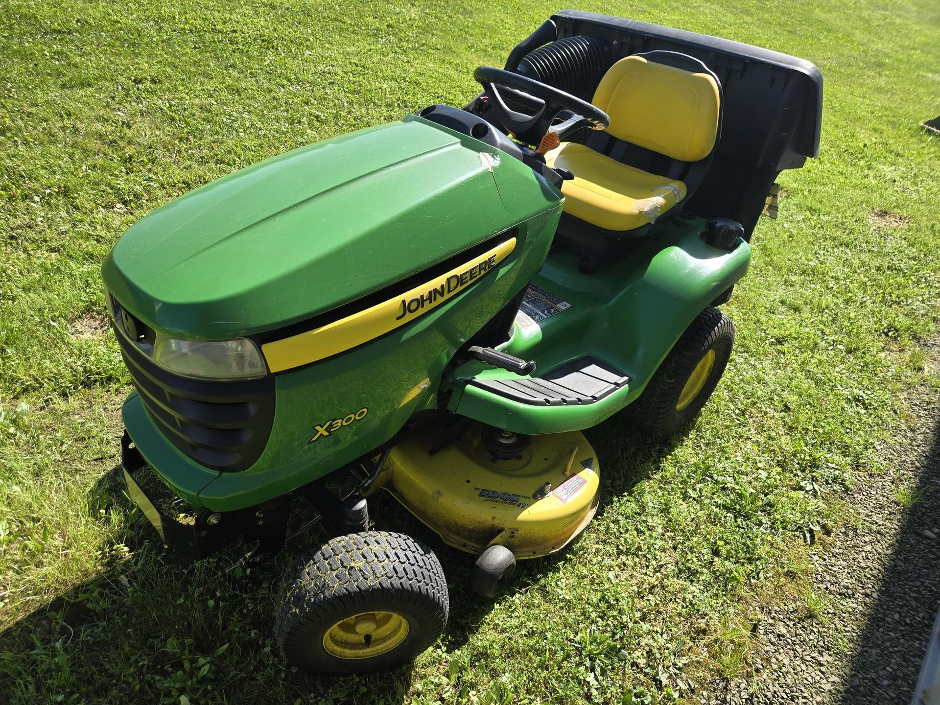 2008 John Deere X300 Image