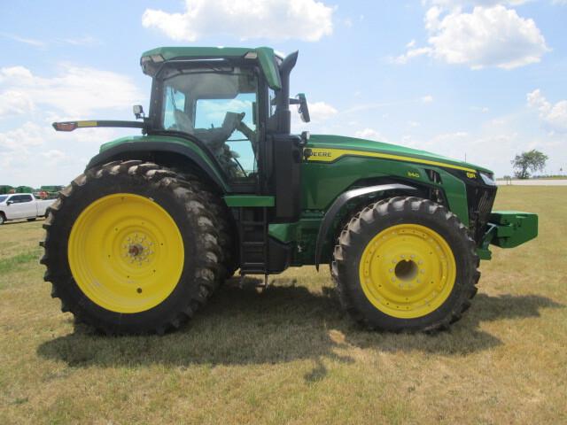 2023 John Deere 8R 340 Image