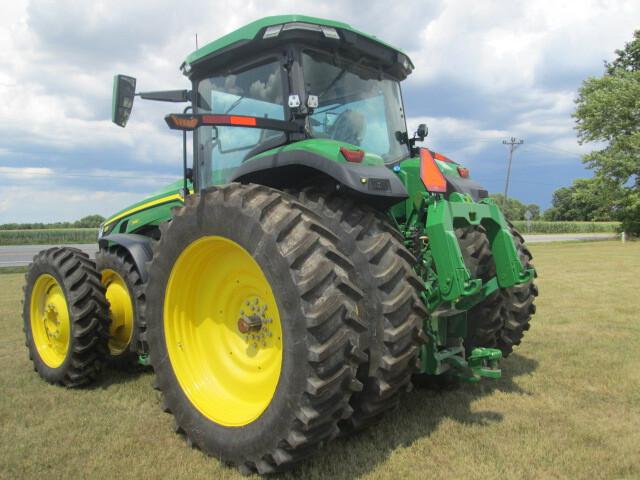 2023 John Deere 8R 340 Image