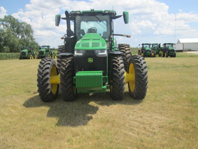 2023 John Deere 8R 340 Image