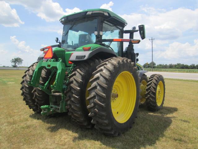 2023 John Deere 8R 340 Image