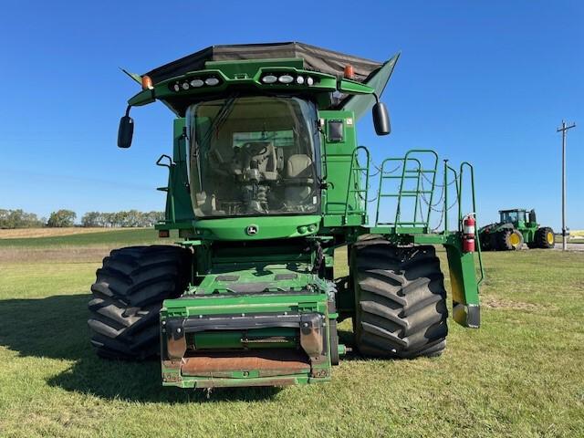 2014 John Deere S680 Image