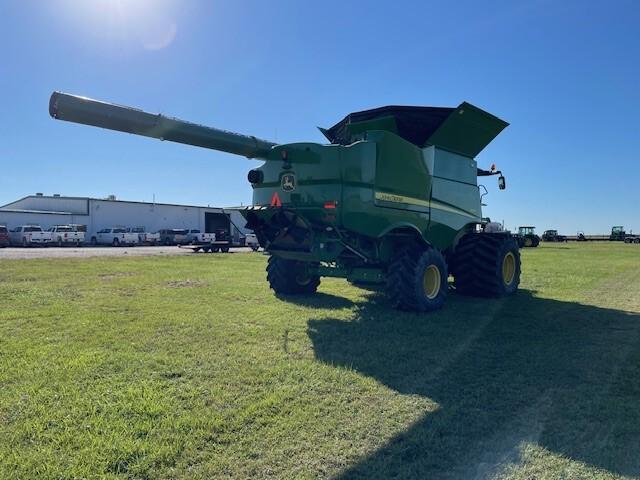 2014 John Deere S680 Image