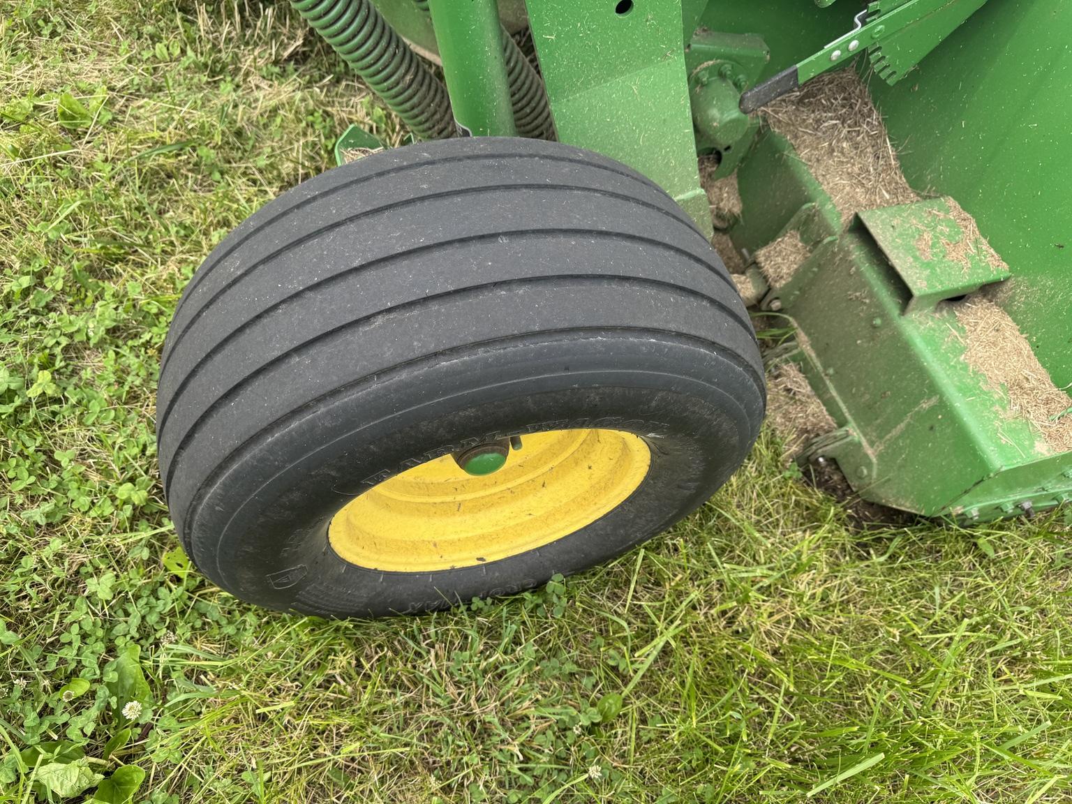 2015 John Deere 956 Image