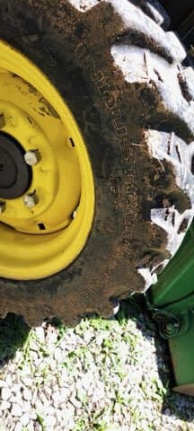 2013 John Deere 3320 Image