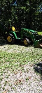 2013 John Deere 3320 Image