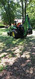 2013 John Deere 3320 Image