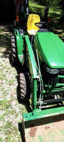 2013 John Deere 3320 Image