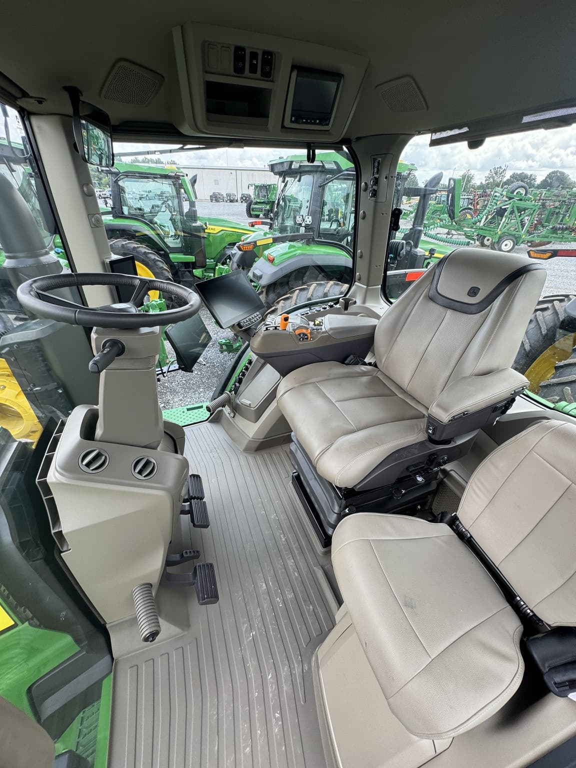 2024 John Deere 8R 410 Image