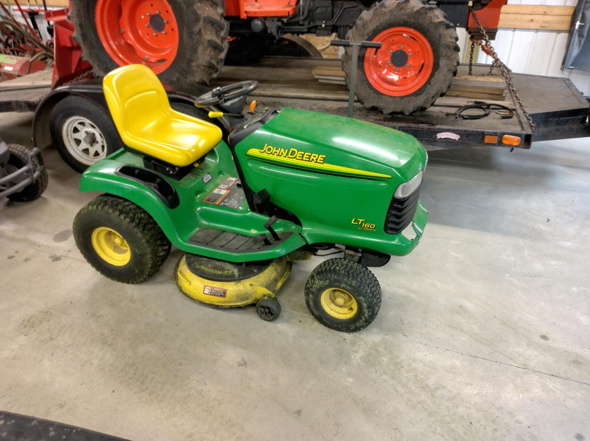 2004 John Deere LT160 Image