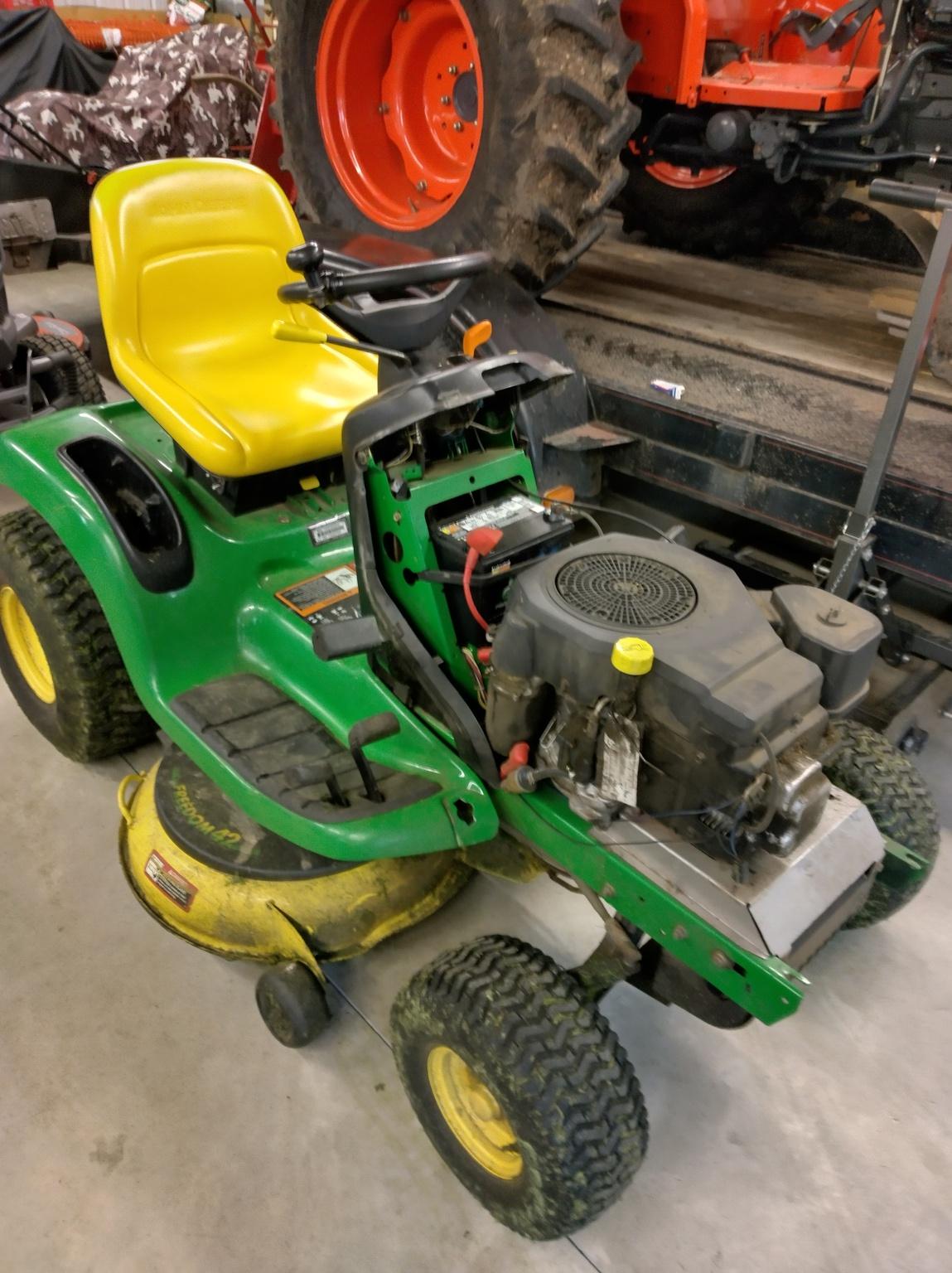 2004 John Deere LT160 Image